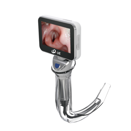 Videolaringoscopio UED-A totalmente cubierto UE Medical con pantalla mostrando vista glótica